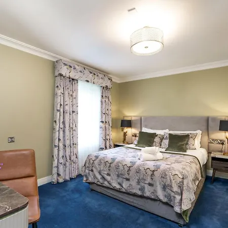 Troysgate House 3*